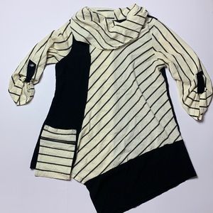Ali Miles Cream and Black Stripes Top Size Medium